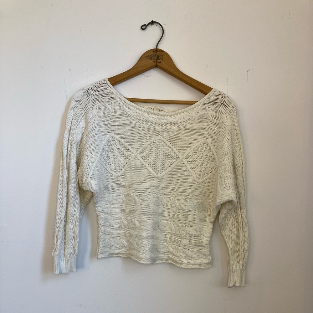 🟢2/$16 Forever 21 White Cream Sweater